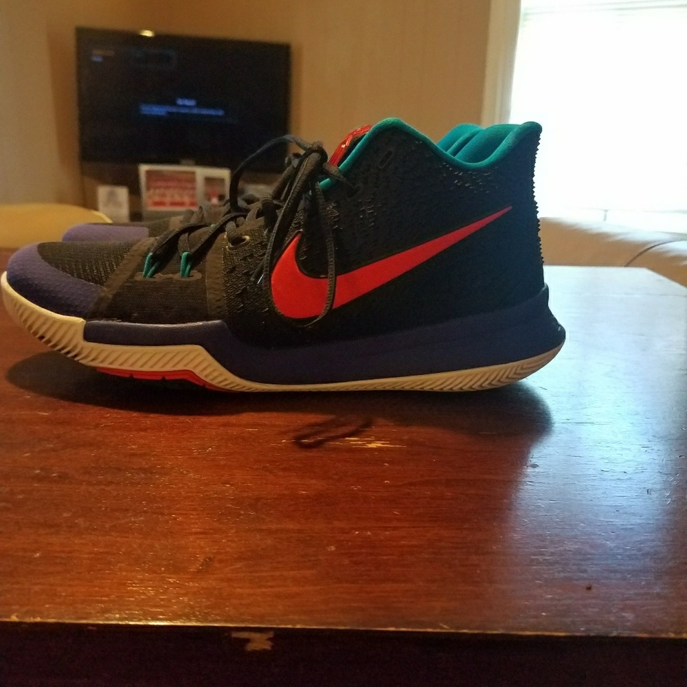 Shoes - Picture 2 of 5